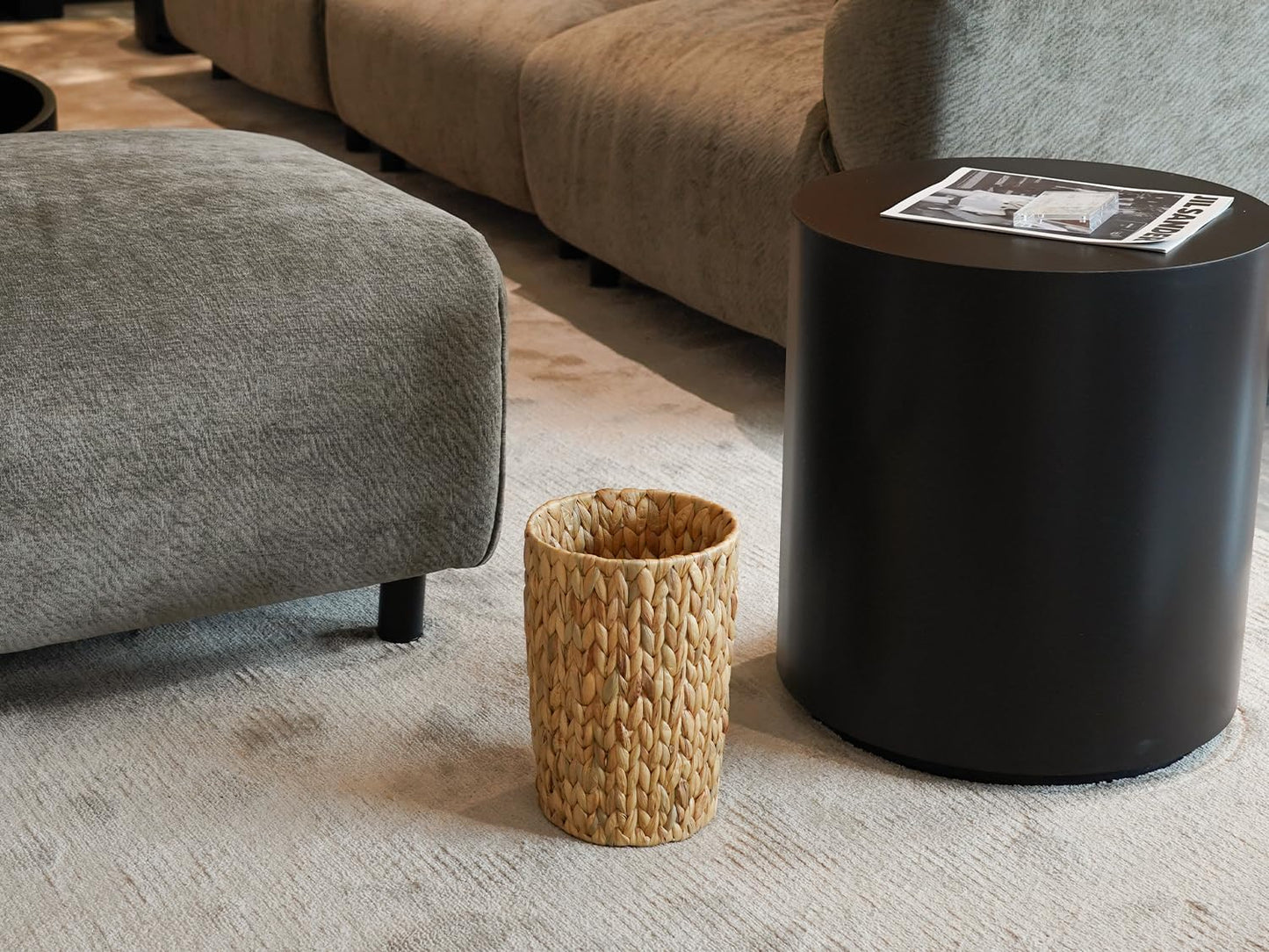 Wicker Trash Can,Small Bathroom Trash Can,Water Hyacinth Wicker Waste Basket for Bathroom,Boho Waste Basket for Bedroom,Home Office,Compact Spaces(2 Gallon Round)