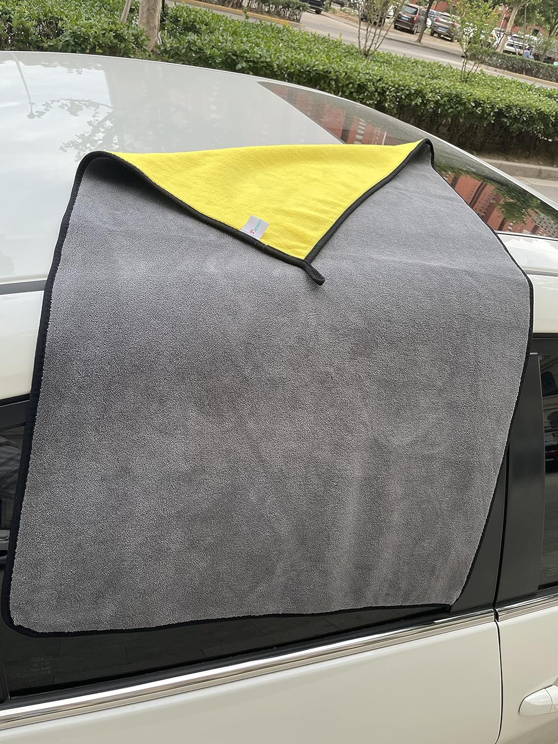 Large Microfiber Drying Towel for Car, Great Thick Soft Plush Towels, 36 x 24inches 800GSM Thickness, Quality, Washable, Absorbency No Scratch Lint Free Drying Towel (36 x 24inches,Grey-Yellow,1pack)